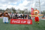 Деца и родители спортуваха заедно в районния етап на Купата на Coca-Cola Движи се - снимка 1