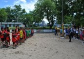 160 ученици мериха сили в турнир по плажен футбол и народна топка