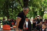 Йордан Йовчев зарадва жителите на Бяла Слатина с нова фитнес площадка - снимка 1