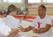 Йордан Йовчев изнесе урок по гимнастика пред над 100 деца