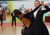 Танцова двойка на Алекс (Пд) се пробва в три възрастови групи на турнир в Румъния