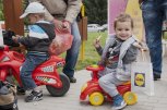 Лидл България зарадва децата в Младост 4 и Зона Б-5 с две детски площадки - снимка 3