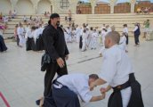 Стивън Сегал обучава деца на айкидо в Свети Влас