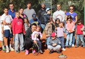 Тенис занимания помагат на деца аутисти