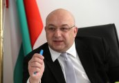Министър Кралев утвърди 20 проекта по пилотната програма Децата и спортният клуб
