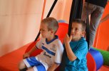 Деца от ЕСФА и техните родители направиха дарение - снимка 18
